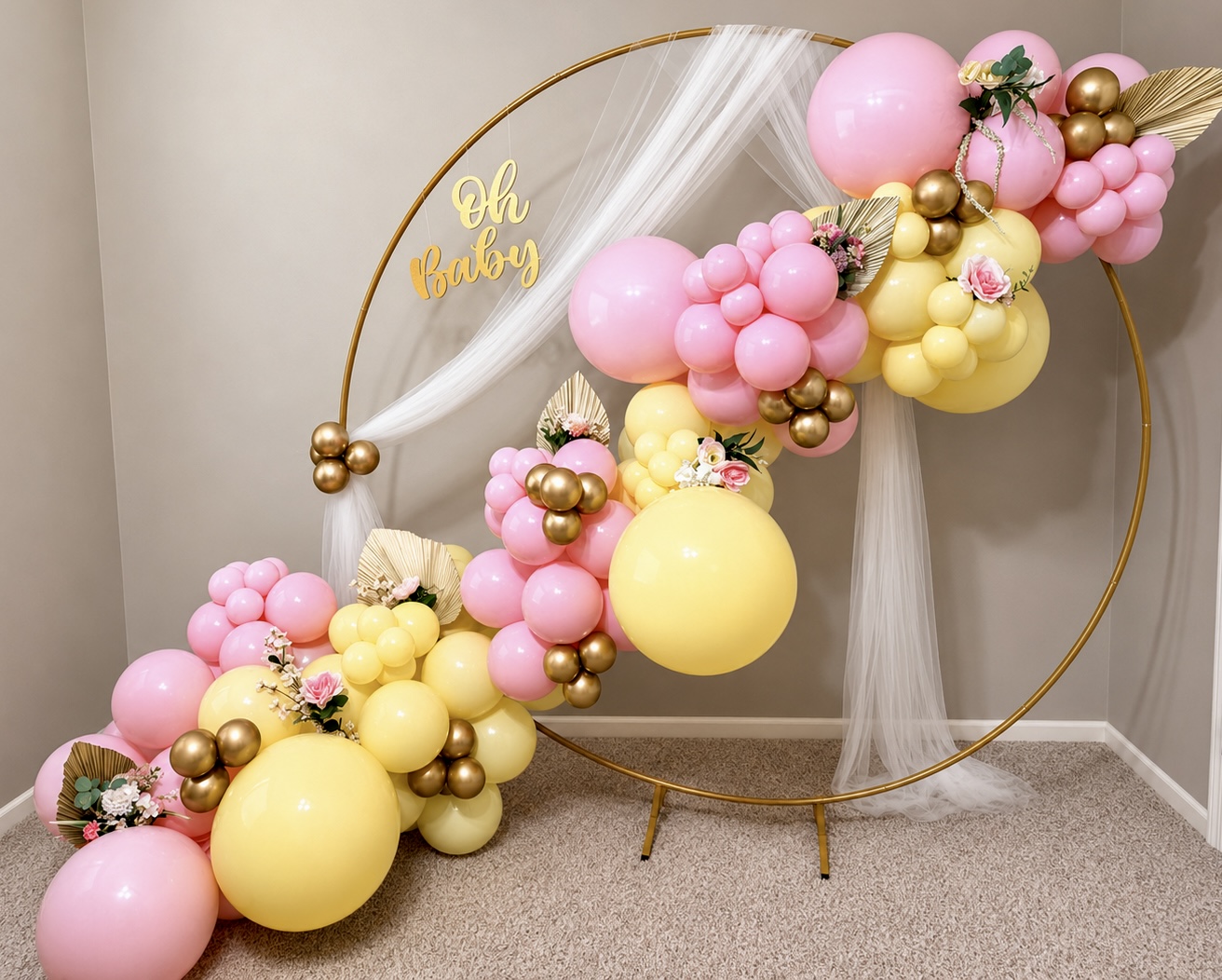 Baby shower balloon arrangement