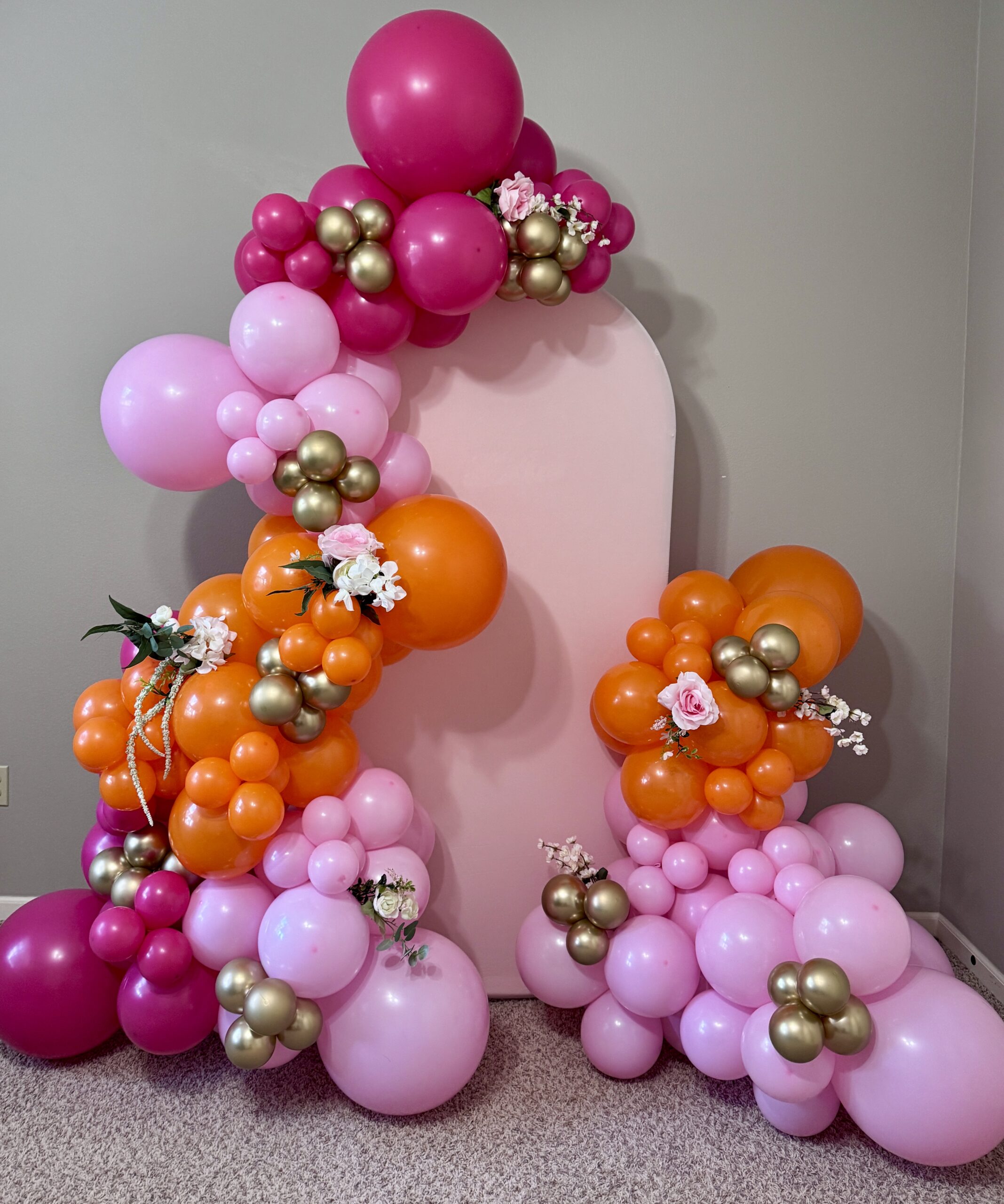 Custom balloon arrangement for a shower