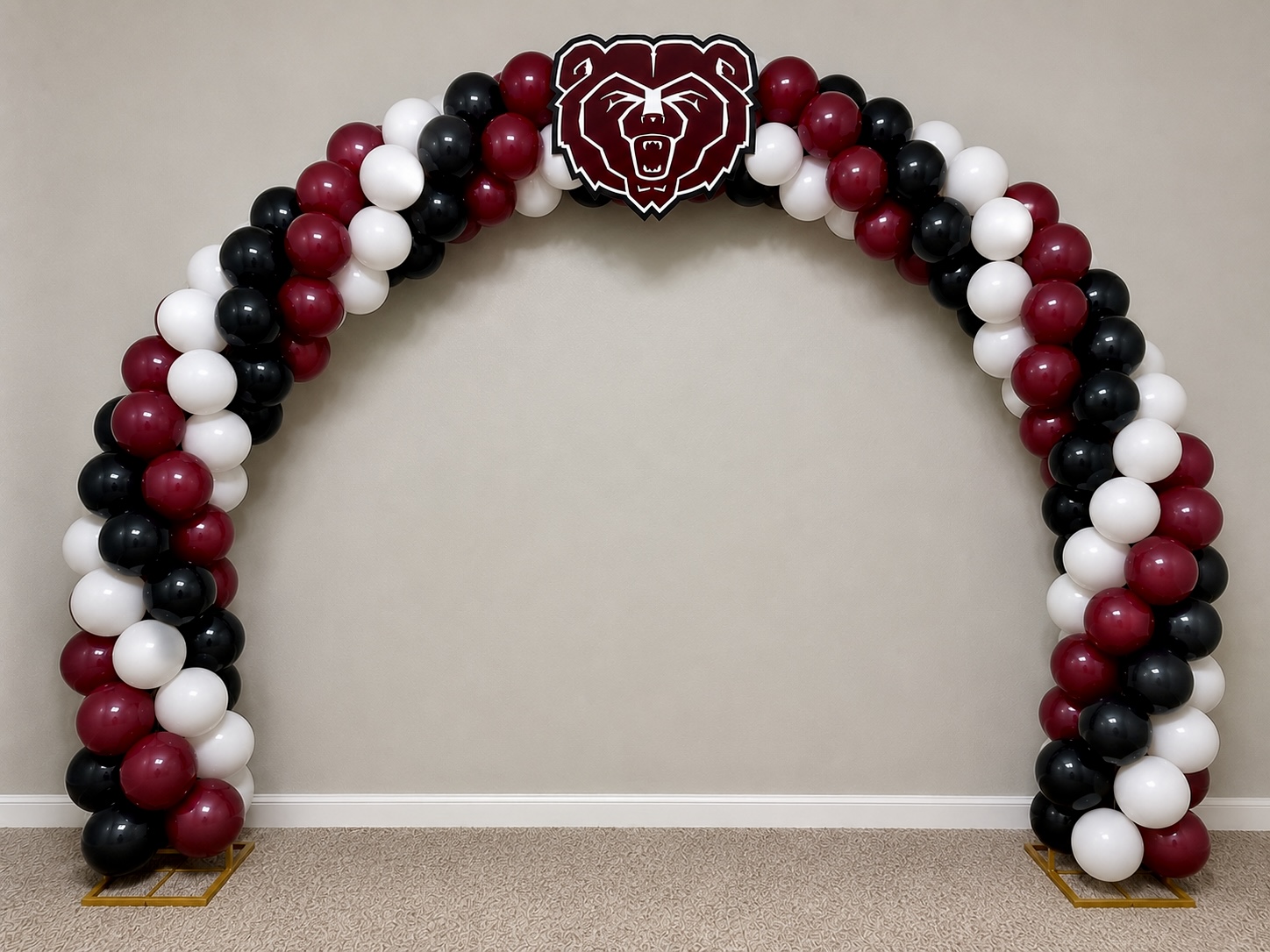 Professional balloon arch for a university event