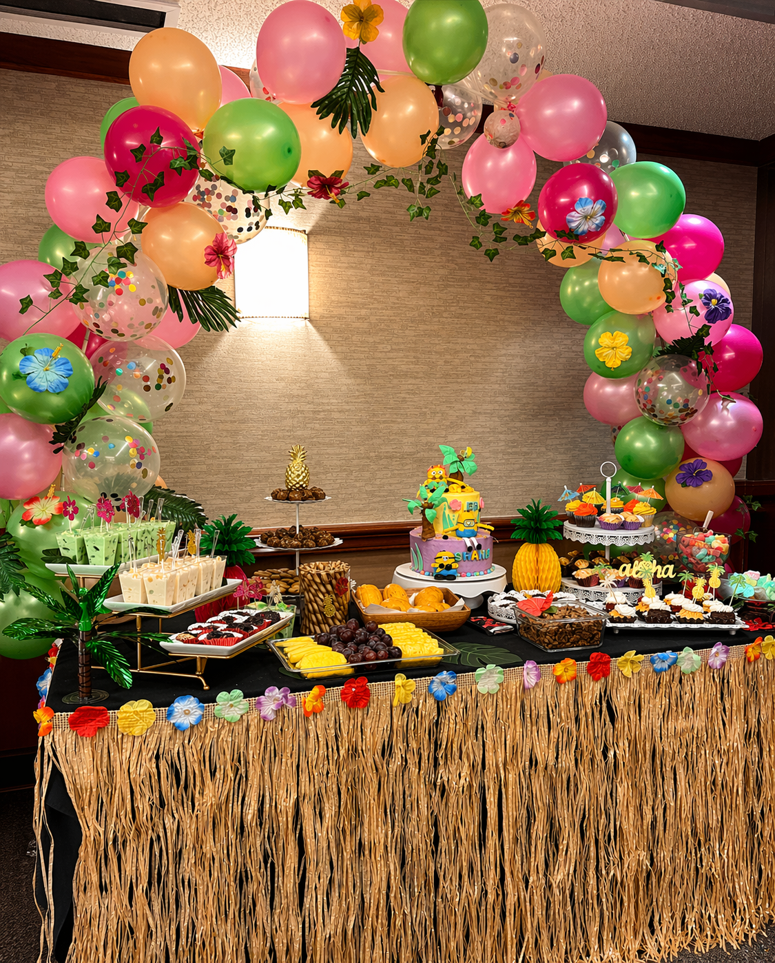 Custom tabletop balloon arrangement